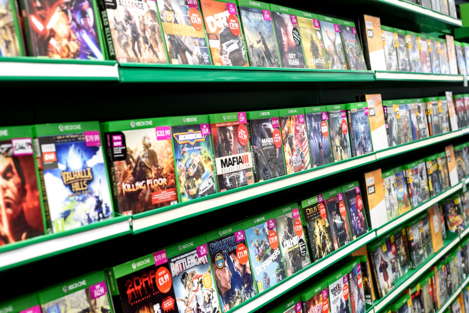 ゲーム：英国での物理ゲームの売上が大幅に減少